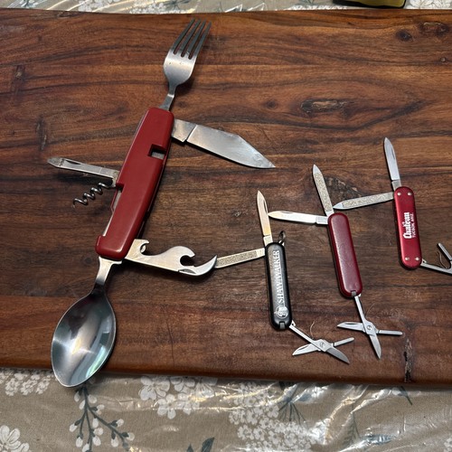 Lot victorinox classic sd - of,
